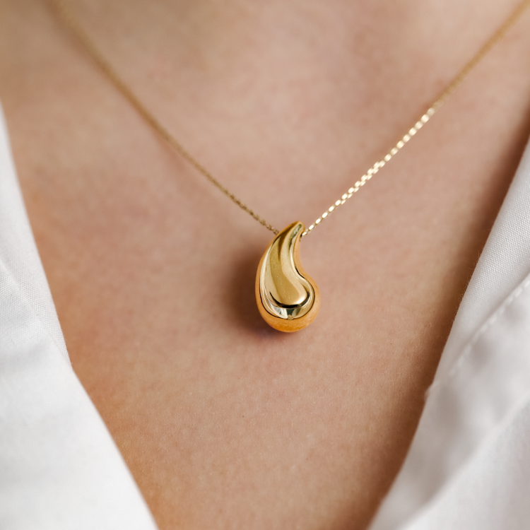 Złoty naszyjnik próba 585 z zawieszką łezka – na szyi – ABGOLD Baczyński