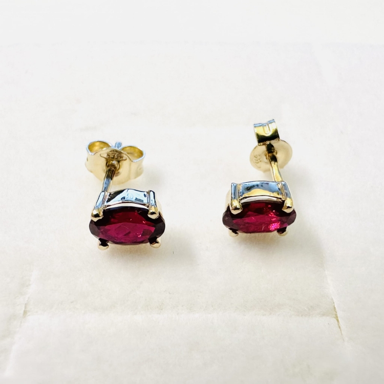 Kolczyki z rubinami w złocie 585 – widok z przodu – ABGOLD Baczyński