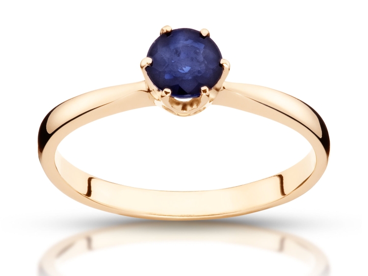 Pierścionek z szafirem – widok z góry – ABGOLD Baczyński