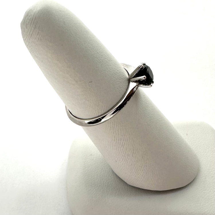 Złoty pierścionek z czarnym diamentem 0,50 ct – profil pierścionka – ABGOLD Baczyński