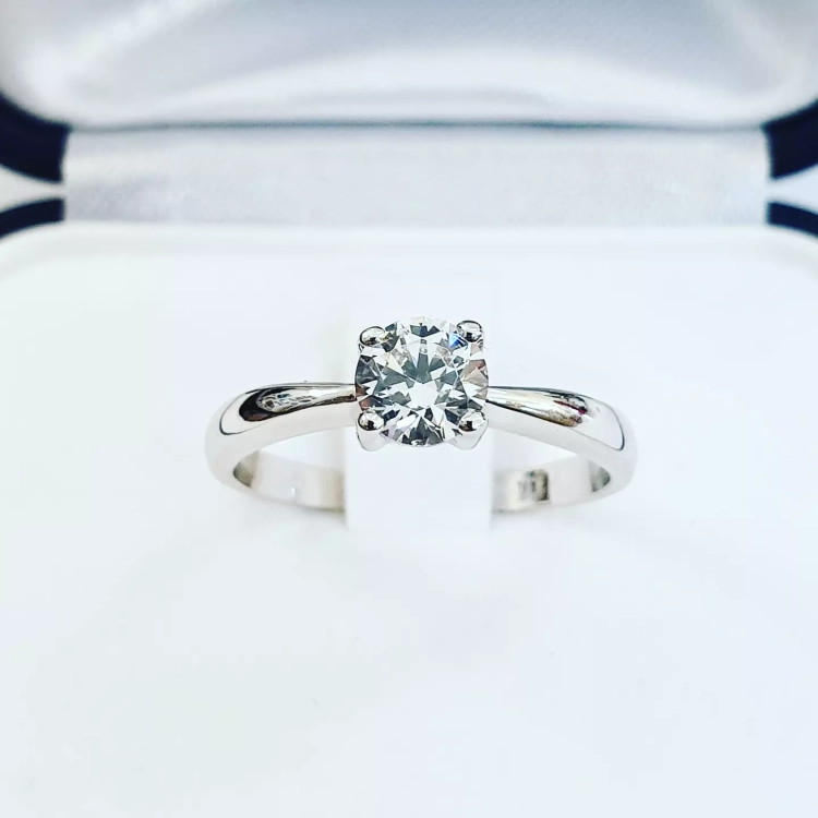 Pierścionek z diamentem 0,50 ct VVS/D – białe złoto – w pudełku – ABGOLD Baczyński