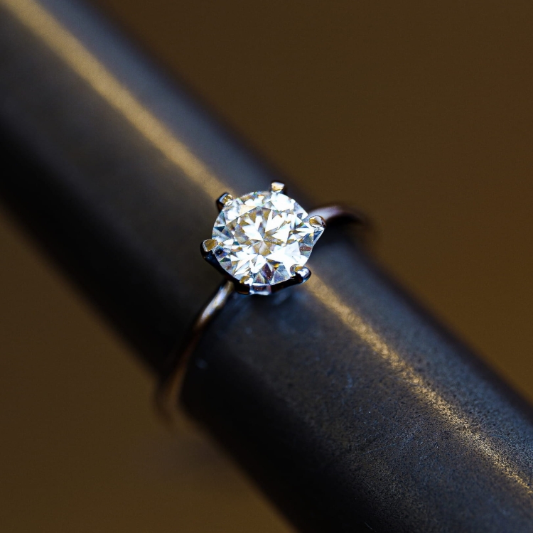 Pierścionek zaręczynowy z diamentem 1,50 ct – złoto 585 – na ryglu jubilerskim – ABGOLD Baczyński