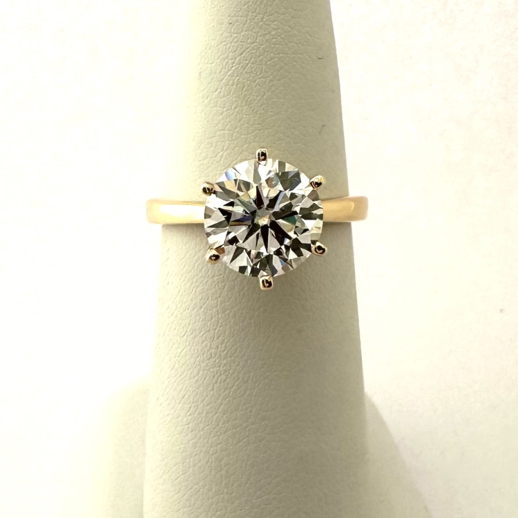 Pierścionek z żółtego złota próba 585 z moissanitem 3,0 ct VVS D – widok na obrączkę – ABGOLD Baczyński