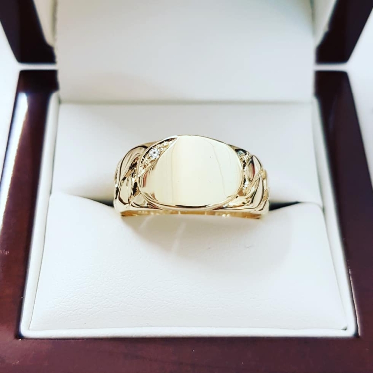 Sygnet męski owal próba 585 – prezentacja w pudełku – ABGOLD Baczyński