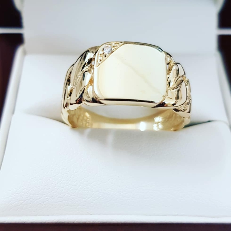 Sygnet męski próba 585 – widok w pudełku – ABGOLD Baczyński