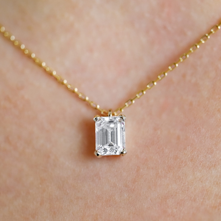 Złoty komplet 585 z diamentem 2,00 ct – zbliżenie zawieszki – ABGOLD Baczyński