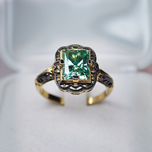 Pierścionek Vintage z Moissanitem – Widok z góry – ABGOLD Baczyński