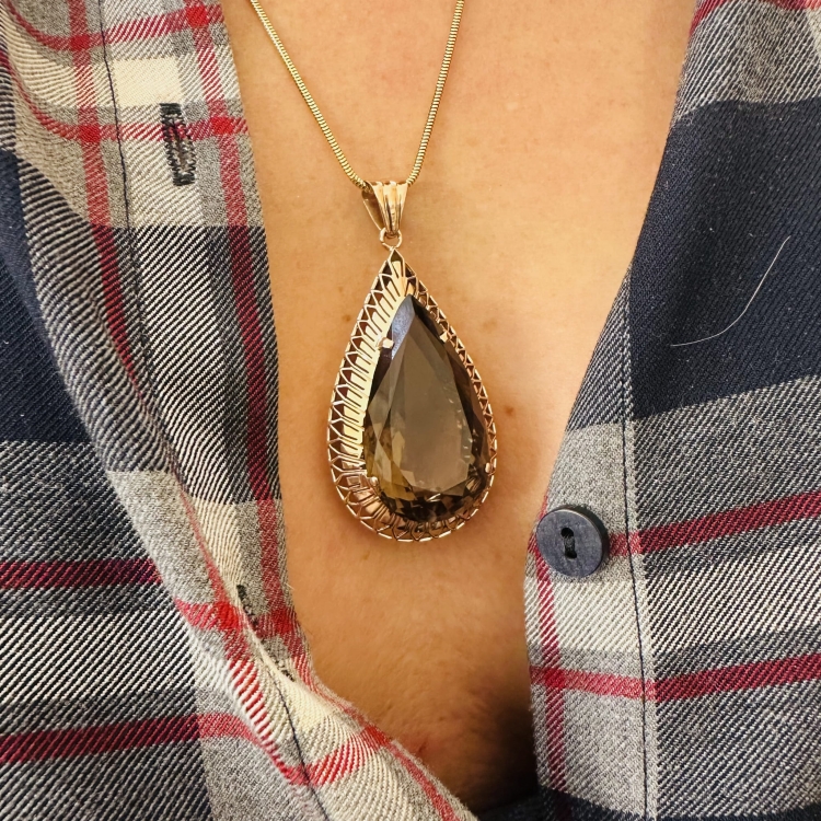 Wisior 585 Vintage retro ręcznie wykonany Kwarc Gruszka – Prezentacja na modelce – ABGOLD Baczyński