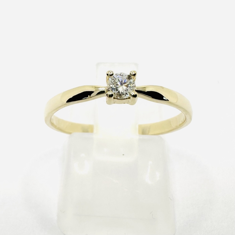 Złoty pierścionek 585 z moissanitem 0,10 ct VVS1D – Widok frontalny – ABGOLD Baczyński