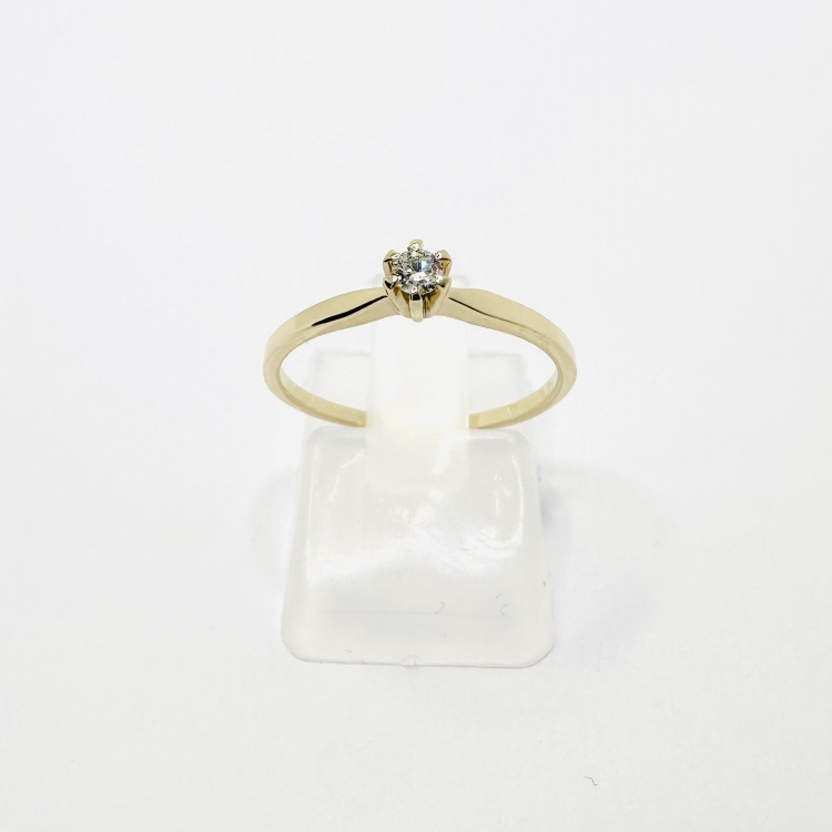 Klasyczny złoty pierścionek z brylantem 0,08 ct – Widok z góry – symetryczne ujęcie – ABGOLD Baczyński