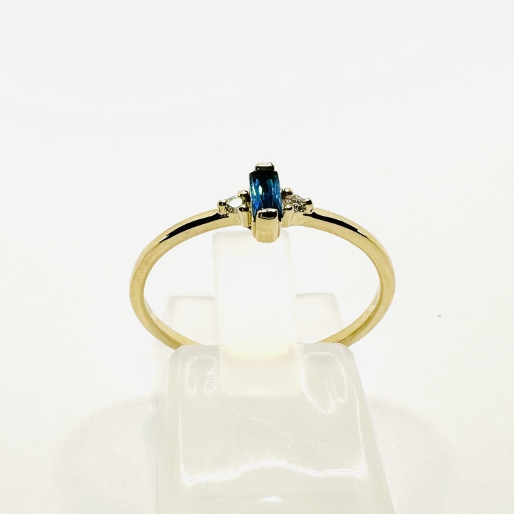 Złoty pierścionek z szafirem i brylantami – profil obrączki – ABGOLD Baczyński