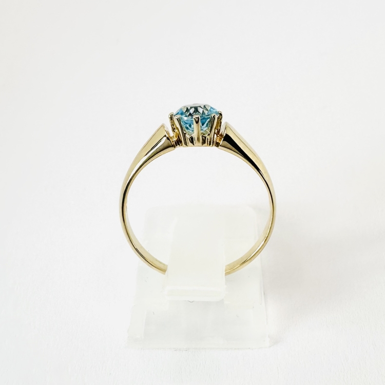 Pierścionek z żółtego złota próba 585 z topazem – widok od tyłu obrączki – ABGOLD Baczyński