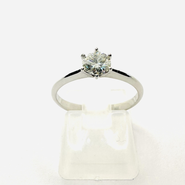 Pierścionek zaręczynowy z diamentem – białe złoto 585 – profil boczny – ABGOLD Baczyński