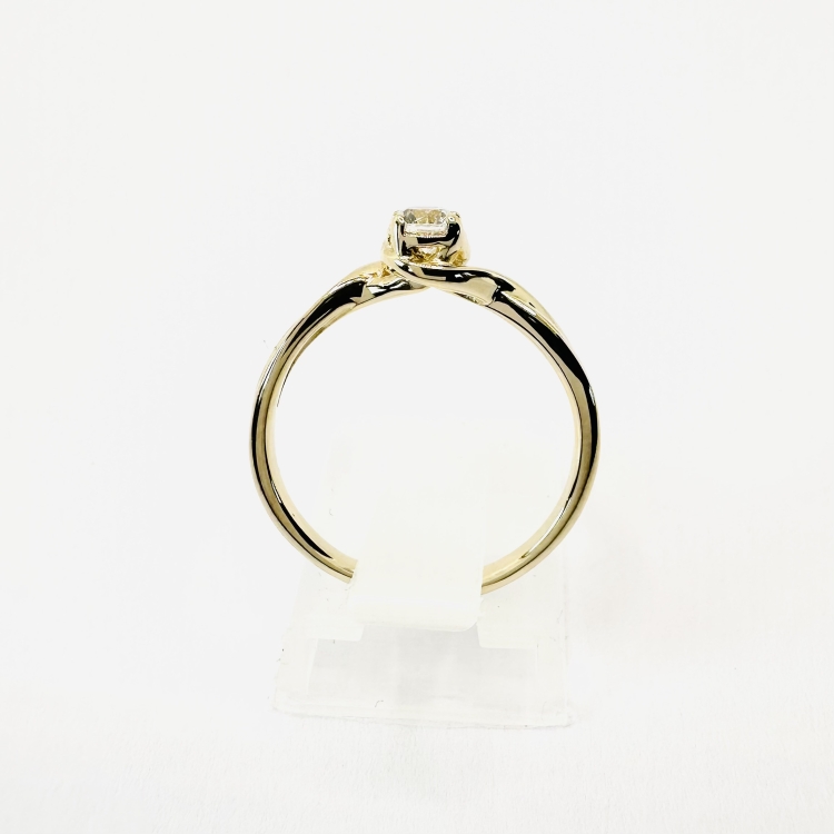 Pierścionek zaręczynowy złoto 585 z diamentem – widok obrączki od spodu – ABGOLD Baczyński