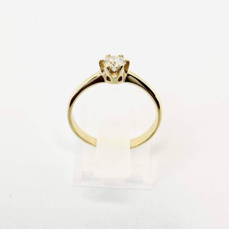 Pierścionek zaręczynowy z żółtego złota próba 585 z moissanitem 0,25 ct – widok z tyłu – ABGOLD Baczyński