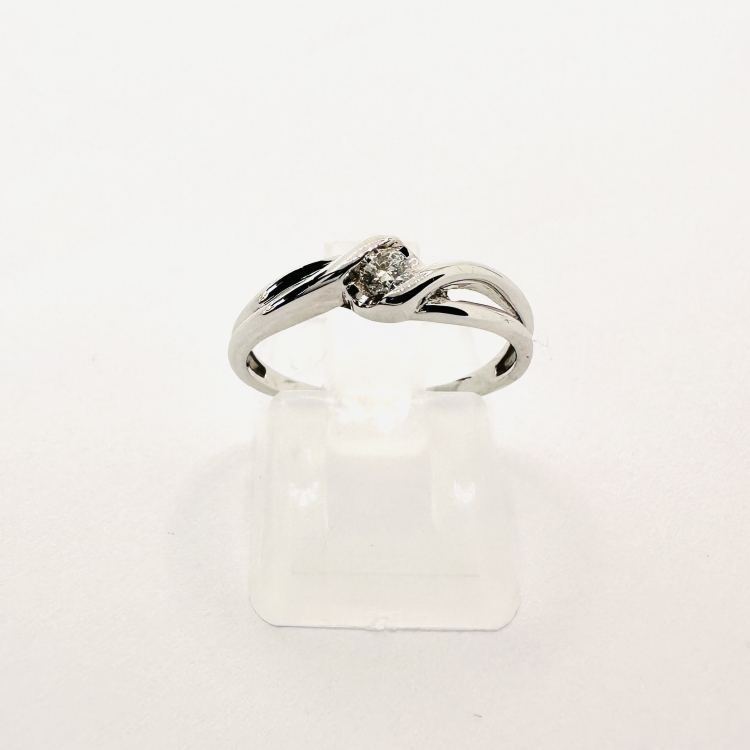 Pierścionek zaręczynowy z brylantem białe złoto próba 585 – widok z przodu – ABGOLD Baczyński