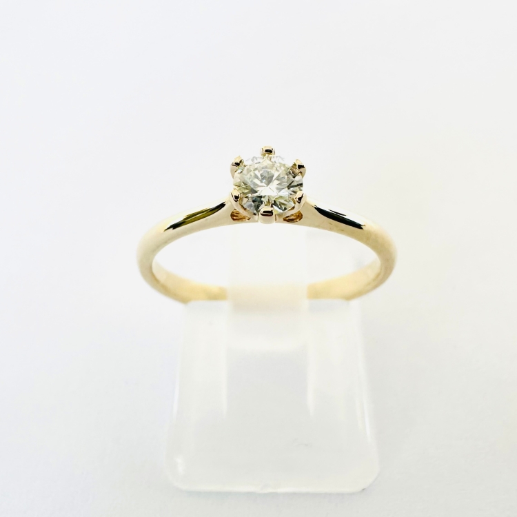 Pierścionek zaręczynowy z żółtego złota próba 585 z moissanitem 0,25 ct – widok z przodu – ABGOLD Baczyński