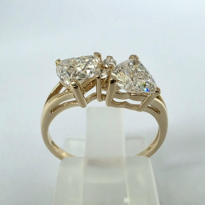Pierścionek two hearts diamenty złoto 585 – widok z góry – ABGOLD Baczyński