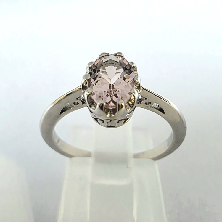 Pierścionek zaręczynowy vintage retro z morganitem – widok z przodu – ABGOLD Baczyński
