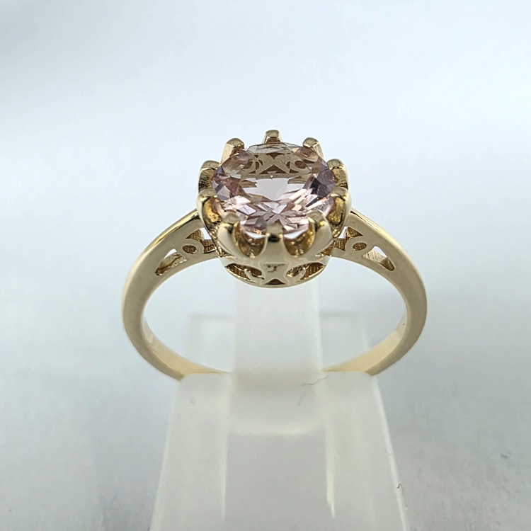 Pierścionek art deco z morganitem złoto 585 – detal oprawy – ABGOLD Baczyński