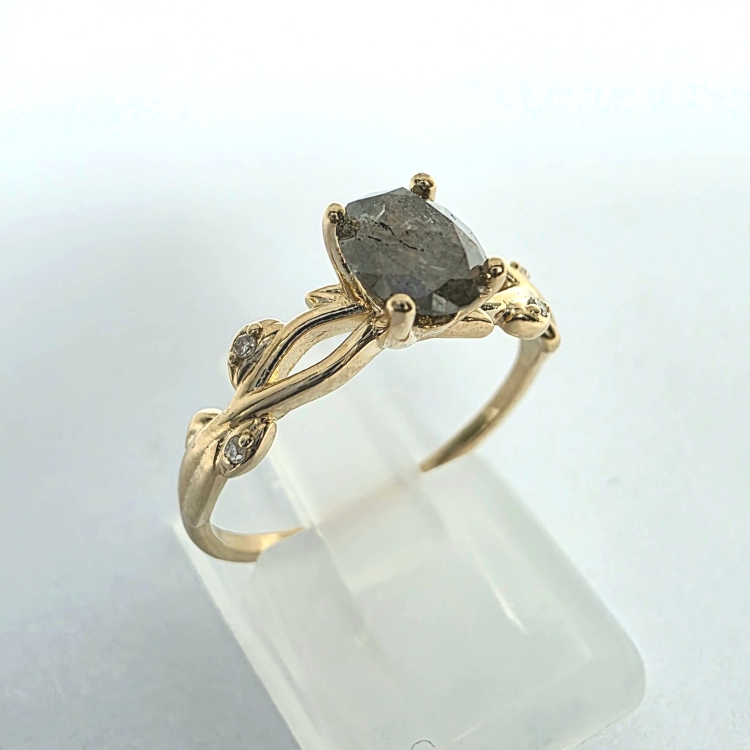 Pierścionek z naturalnym diamentem Pierz i Sól 0,65 ct – profil pierścionka – ABGOLD Baczyński