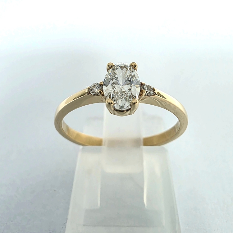 Złoty pierścionek z brylantami 0,45 ct – widok frontalny – ABGOLD Baczyński