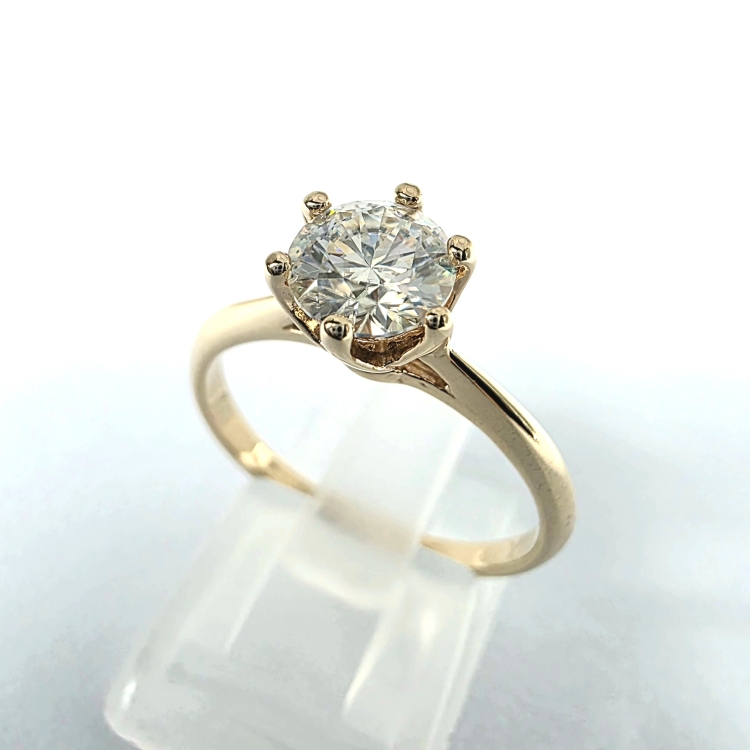 Pierścionek zaręczynowy z diamentem Lab-Grown 1,0 ct – złoto 585 – ujęcie pod kątem – ABGOLD Baczyński