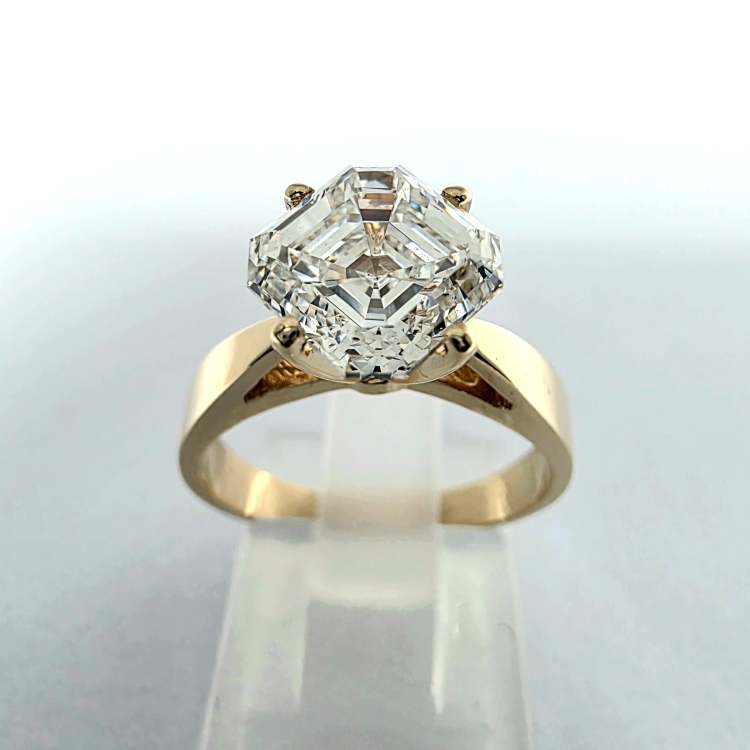 Złoty pierścionek próba 585 z diamentem lab grown 2,0 ct szlif Asscher – widok z góry – ABGOLD Baczyński