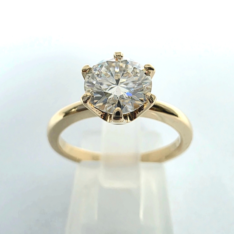 Pierścionek zaręczynowy z żółtego złota próba 585 z moissanitem 1,20 ct – widok z przodu – ABGOLD Baczyński