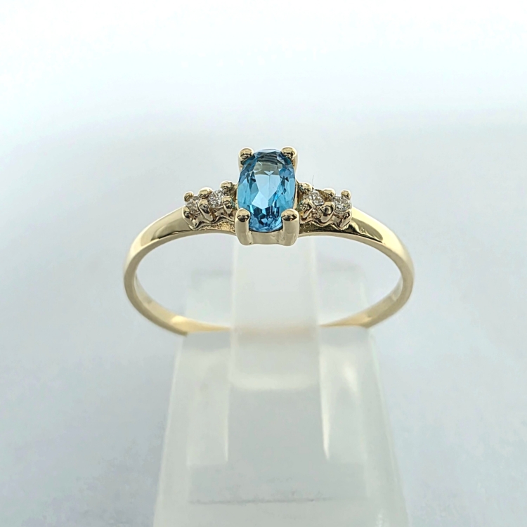 Pierścionek zaręczynowy z topazem i diamentami – widok z przodu – ABGOLD Baczyński