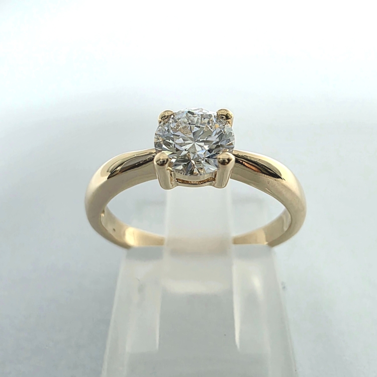 Złoty pierścionek zaręczynowy próba 585 z diamentem – widok z góry – ABGOLD Baczyński