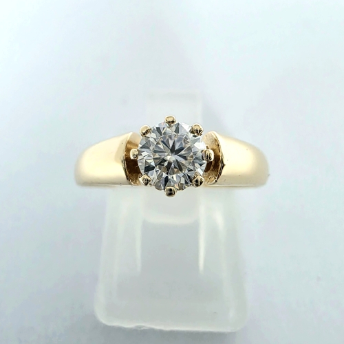 Złoty pierścionek zaręczynowy próba 585 z diamentem – widok z góry – ABGOLD Baczyński