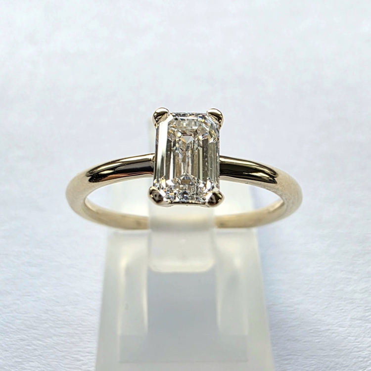 Pierścionek zaręczynowy próba 585 z diamentem laboratoryjnym ok. 0,70 ct – widok z przodu – ABGOLD Baczyński