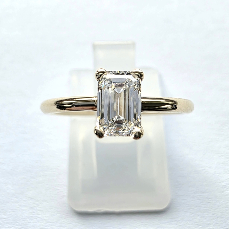 Pierścionek zaręczynowy próba 585 z diamentem laboratoryjnym ok. 0,70 ct – widok z góry – ABGOLD Baczyński