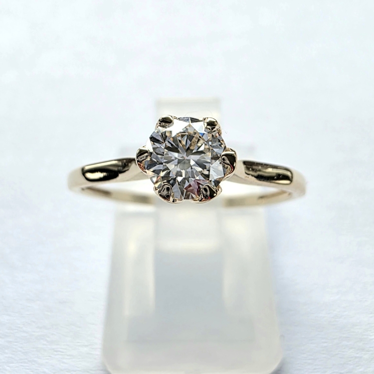 Pierścionek zaręczynowy z żółtego złota próba 585 z moissanitem 0,50 ct – widok z przodu – ABGOLD Baczyński