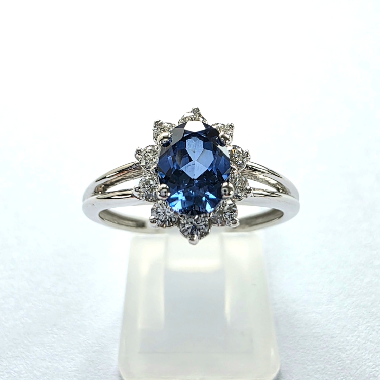 Pierścionek markiza z diamentami i szafirem – Front – ujęcie centralne – ABGOLD Baczyński