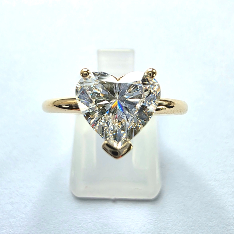 Złoty pierścionek z diamentem serce 2,0 ct – złoto próba 585 – widok z góry – ABGOLD Baczyński