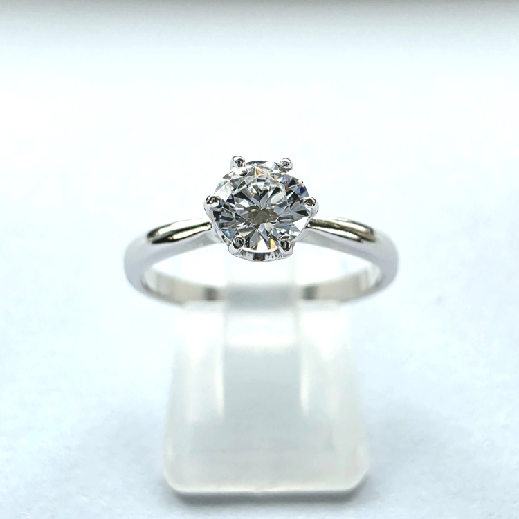 Pierścionek zaręczynowy z diamentem – Widok frontalny – ABGOLD Baczyński