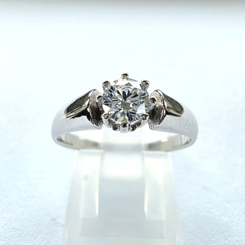 Pierścionek zaręczynowy z dużym diamentem – Widok frontalny – ABGOLD Baczyński