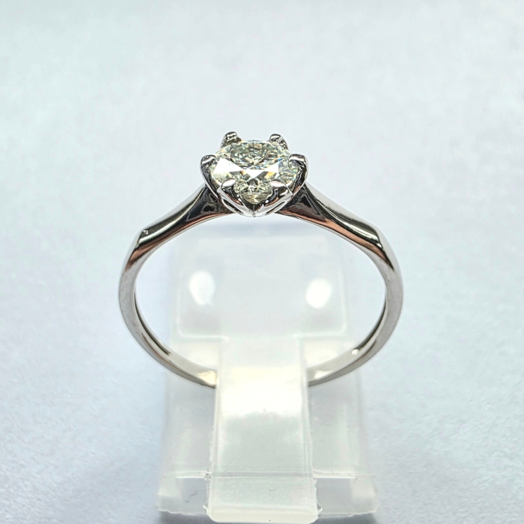 Pierścionek zaręczynowy z białego złota próba 585 z moissanitem 0,50 ct – widok z tyłu – ABGOLD Baczyński