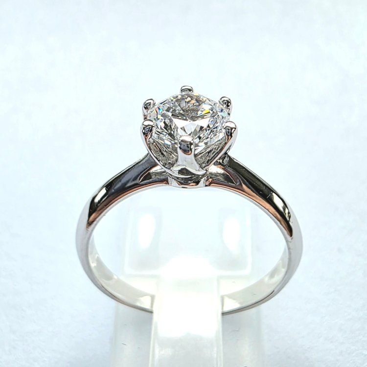 Pierścionek zaręczynowy z diamentem – Widok frontalny (zbliżenie) – ABGOLD Baczyński