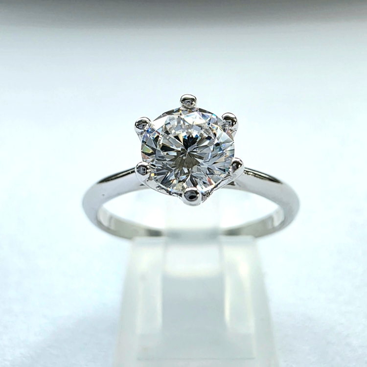 Pierścionek zaręczynowy z diamentem – białe złoto 585 – widok z przodu – ABGOLD Baczyński