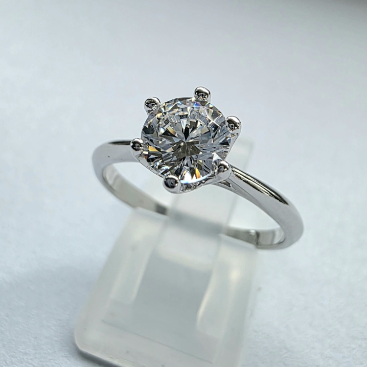 Pierścionek zaręczynowy z diamentem – Detal oprawy – ABGOLD Baczyński