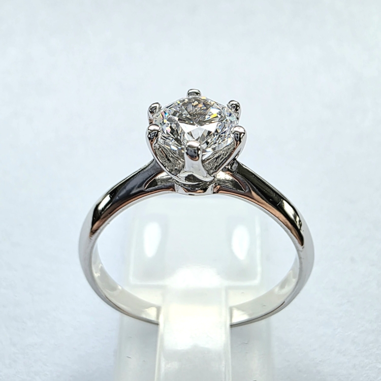 Pierścionek zaręczynowy z diamentem – Widok frontalny (zbliżenie) – ABGOLD Baczyński