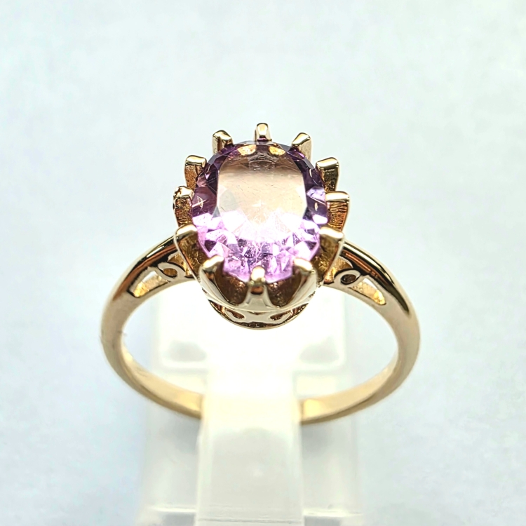 Złoty pierścionek Vintage z Ametystem 1,50 ct – widok z góry – ABGOLD Baczyński