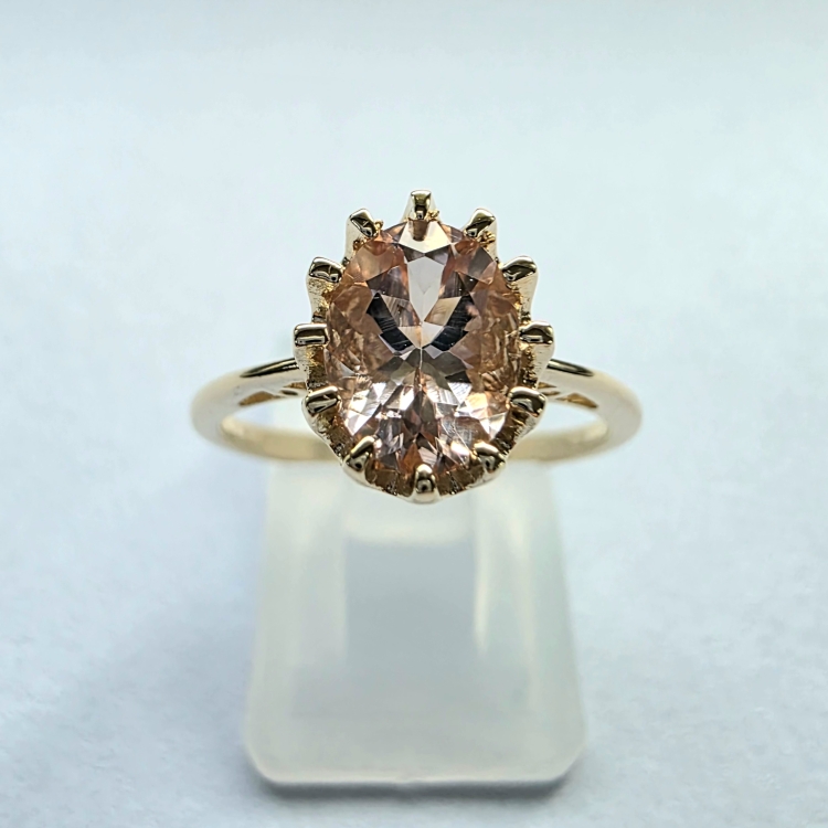 Retro Złoty pierścionek art deco Morganit 1,50 ct – detal oprawy – ABGOLD Baczyński