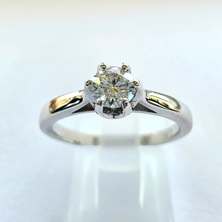 Pierścionek zaręczynowy z białego złota próba 585 z moissanitem 0,25 ct – widok z przodu – ABGOLD Baczyński