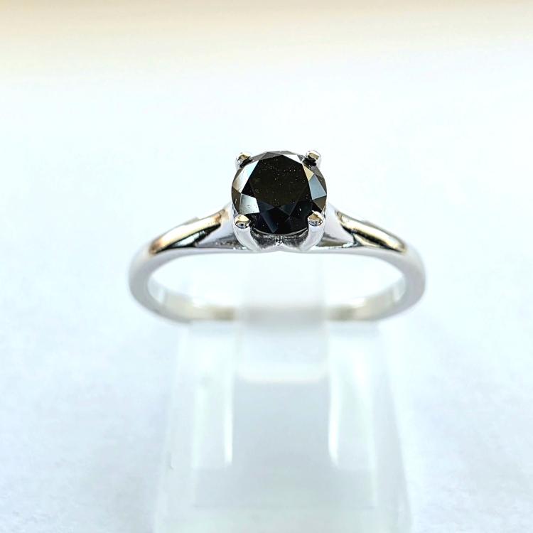 Pierścionek zaręczynowy z czarnym diamentem – widok z przodu – ABGOLD Baczyński