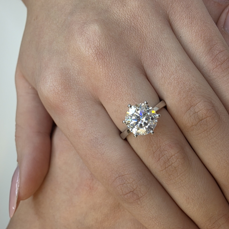 Pierścionek białe złoto 585 z brylantem Lab 3,00 ct – na dłoni – ABGOLD Baczyński