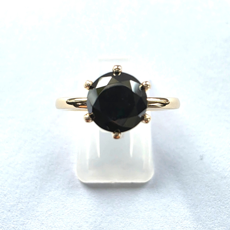 Złoty pierścionek z czarnym diamentem 1,50 ct – widok z góry – ABGOLD Baczyński